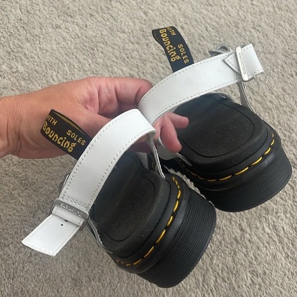 NEW Dr. Martens Avry Hydro White Leather Sandals - Picture 8 of 9